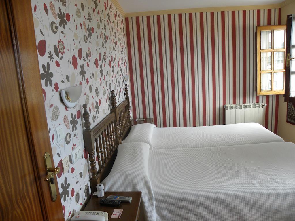 Hotel Restaurante Casa Fernando Ballota Habitación foto